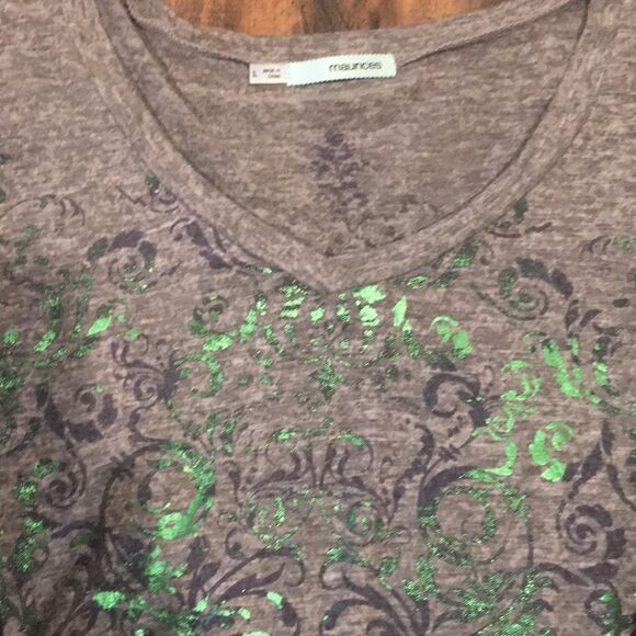 Maurice’s Long Sleeve Shirt with shimmering print - Picture 2 of 5